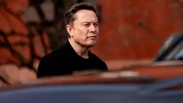 Musk Says Apple Favoring OpenAI on iPhone
